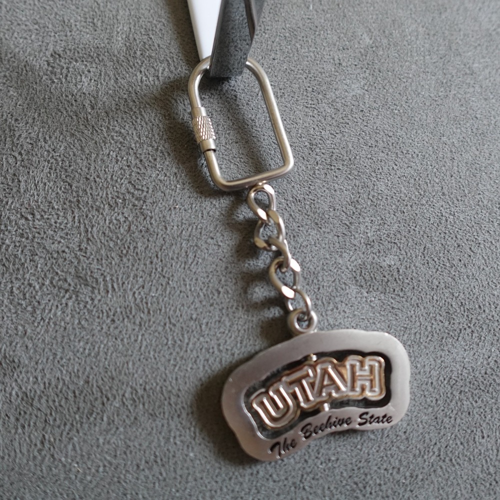 Utah Keychain Metal Spinner Beehive State Novelty Destination Travel